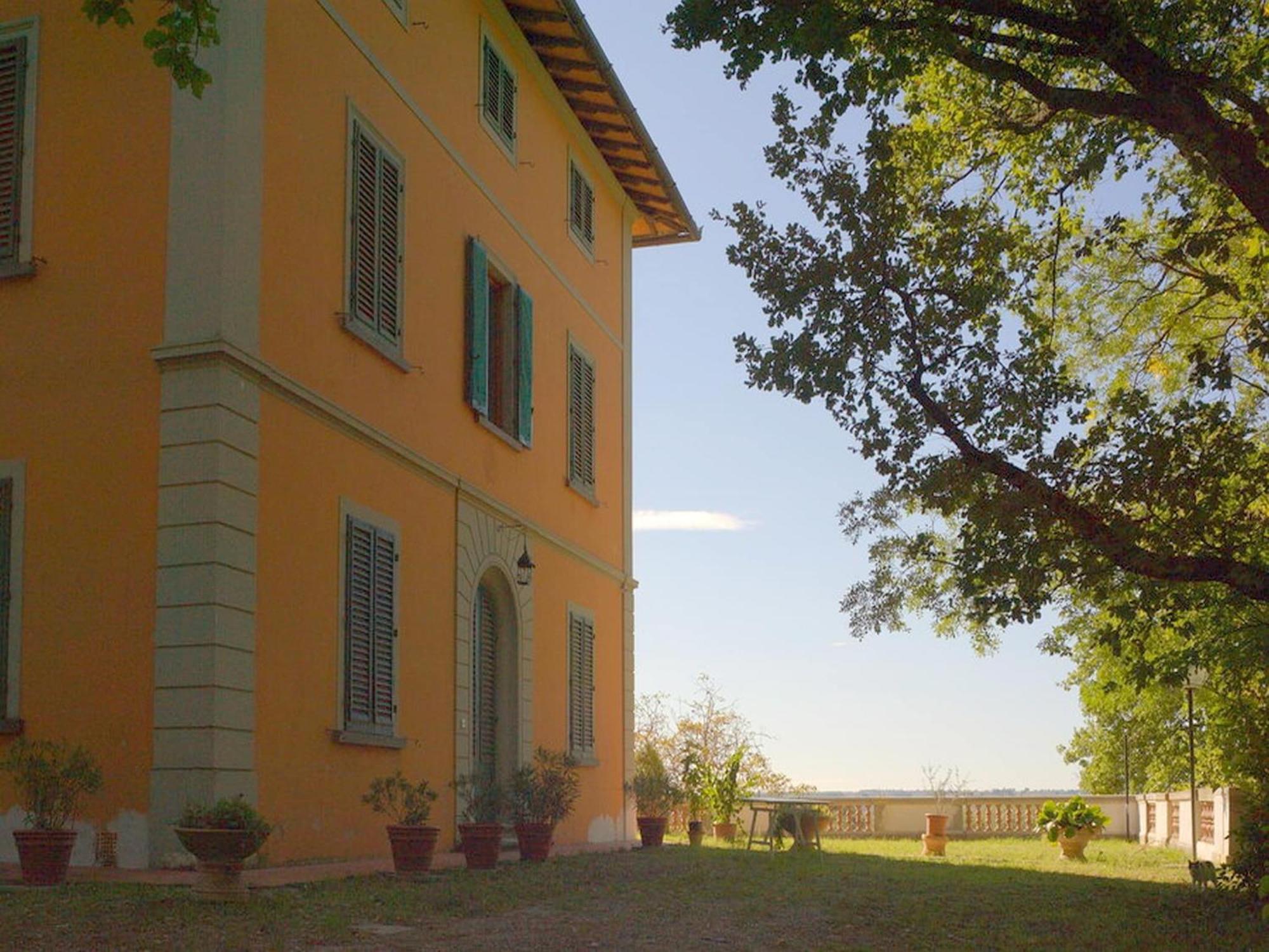 Lovely Holiday Home In Montefiridolfi With Hill View Exterior photo
