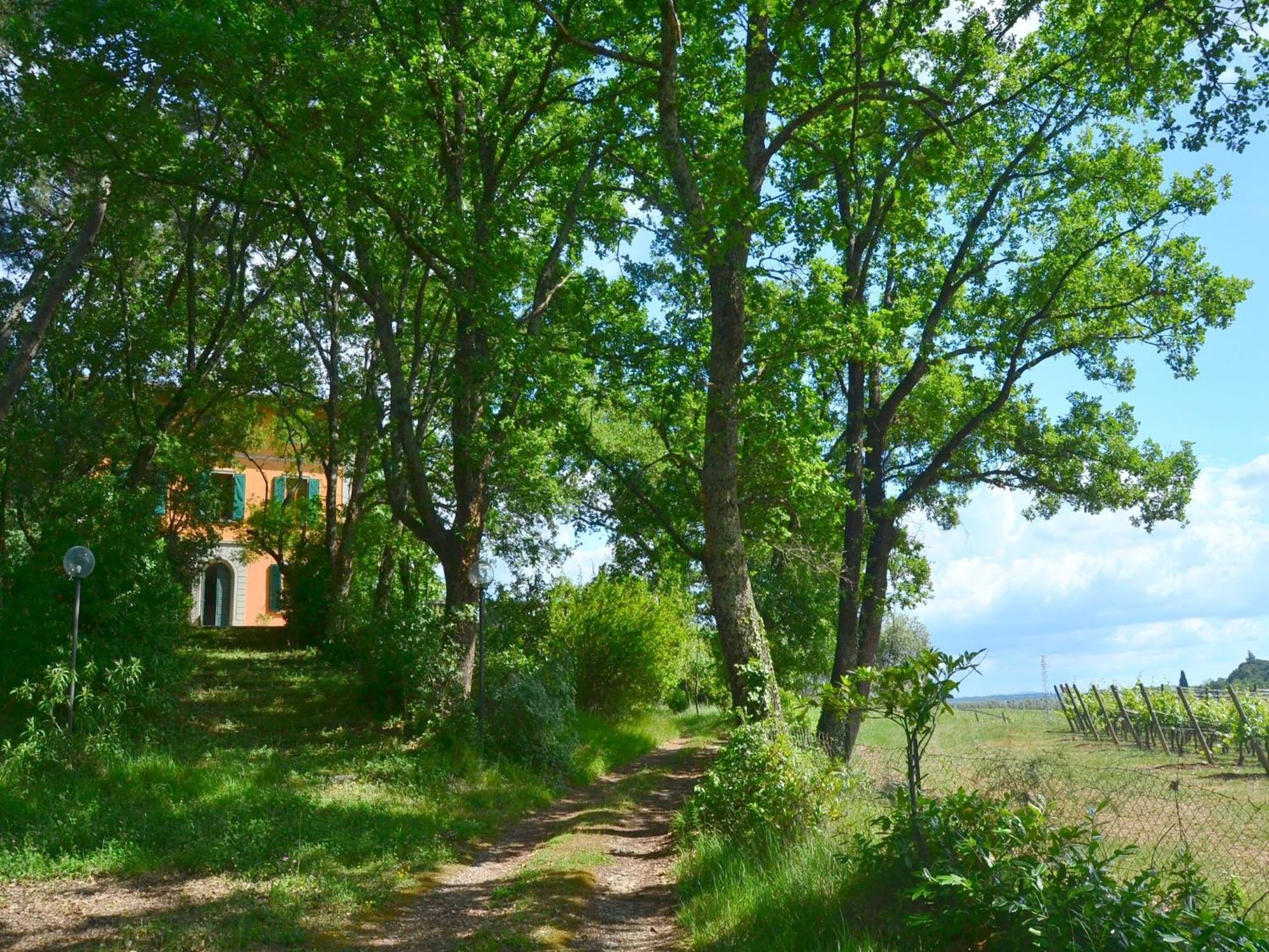 Lovely Holiday Home In Montefiridolfi With Hill View Exterior photo